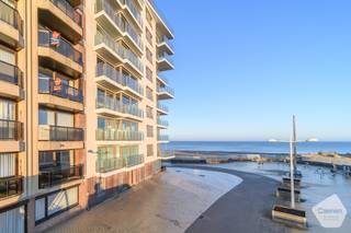 Droomt u van een appartement aan zee met uitzicht om van te genieten én de mogelijkheid om het volledig naar uw smaak te moderniseren? Dit...