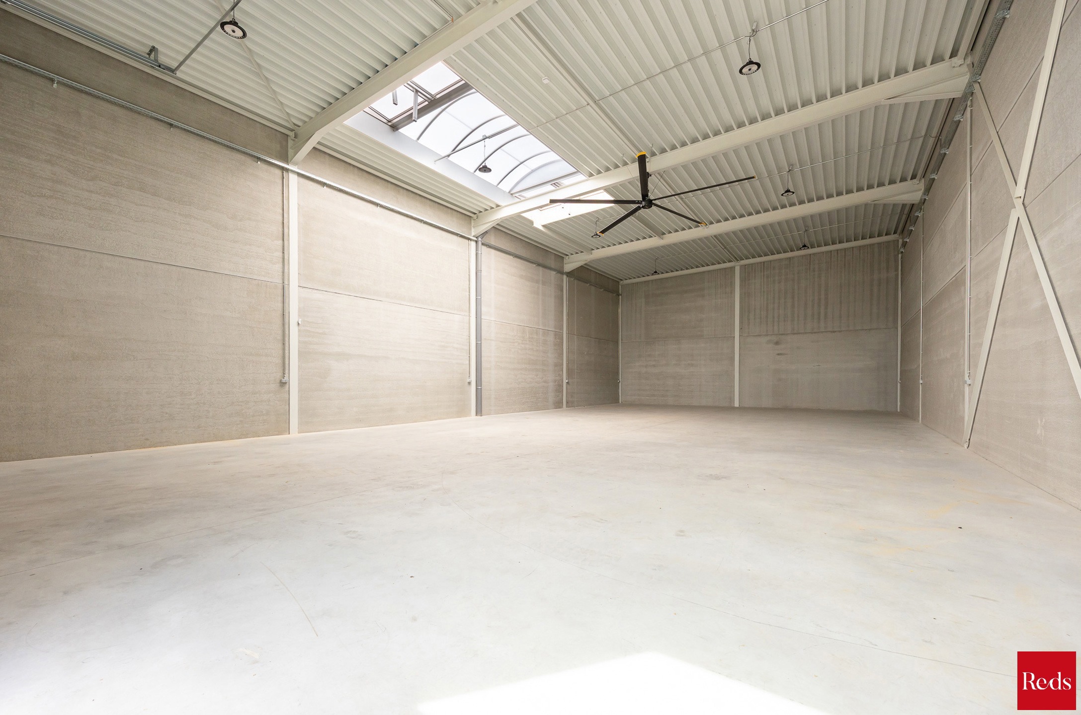 Magazijn te huur van ca. 288 m² in bedrijvenpark 'De Zwaan' - foto 4