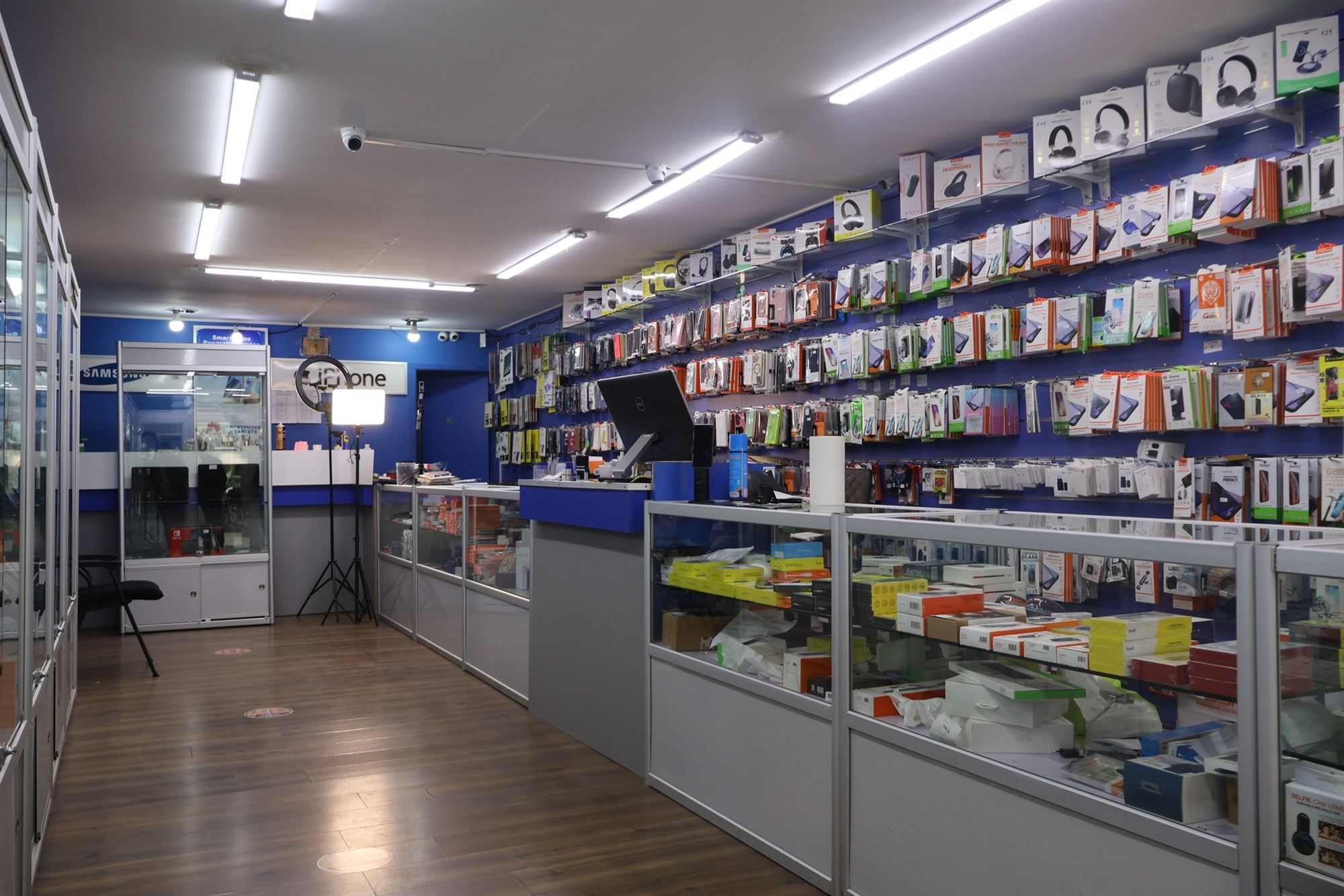 Dubbel commercieelpand in een bruisende winkelstraat - foto 3