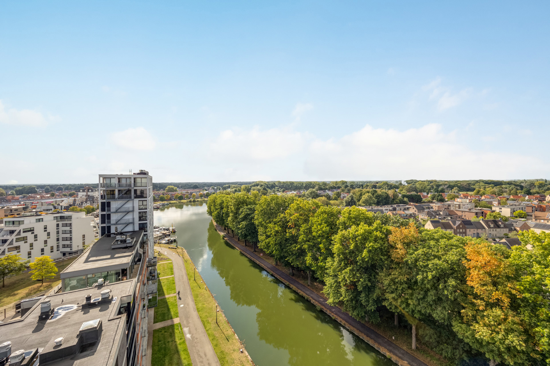 Modern appartement met uitzicht op de Nieuwe Kaai - foto 3