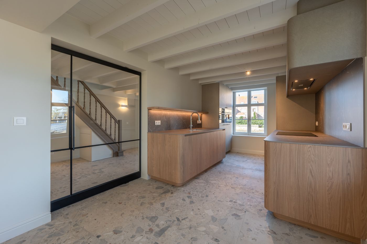 Stijlvol gerenoveerde woning op toplocatie aan de Potterierei - foto 3