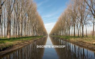 DISCRETE VERKOOP<br />Hoeve met thuisverwerking eigen hoevemelk, ijssalon en speeltuin te koop gelegen langs fietsroute omgeving Damme.<br />Meer info ten kantore.