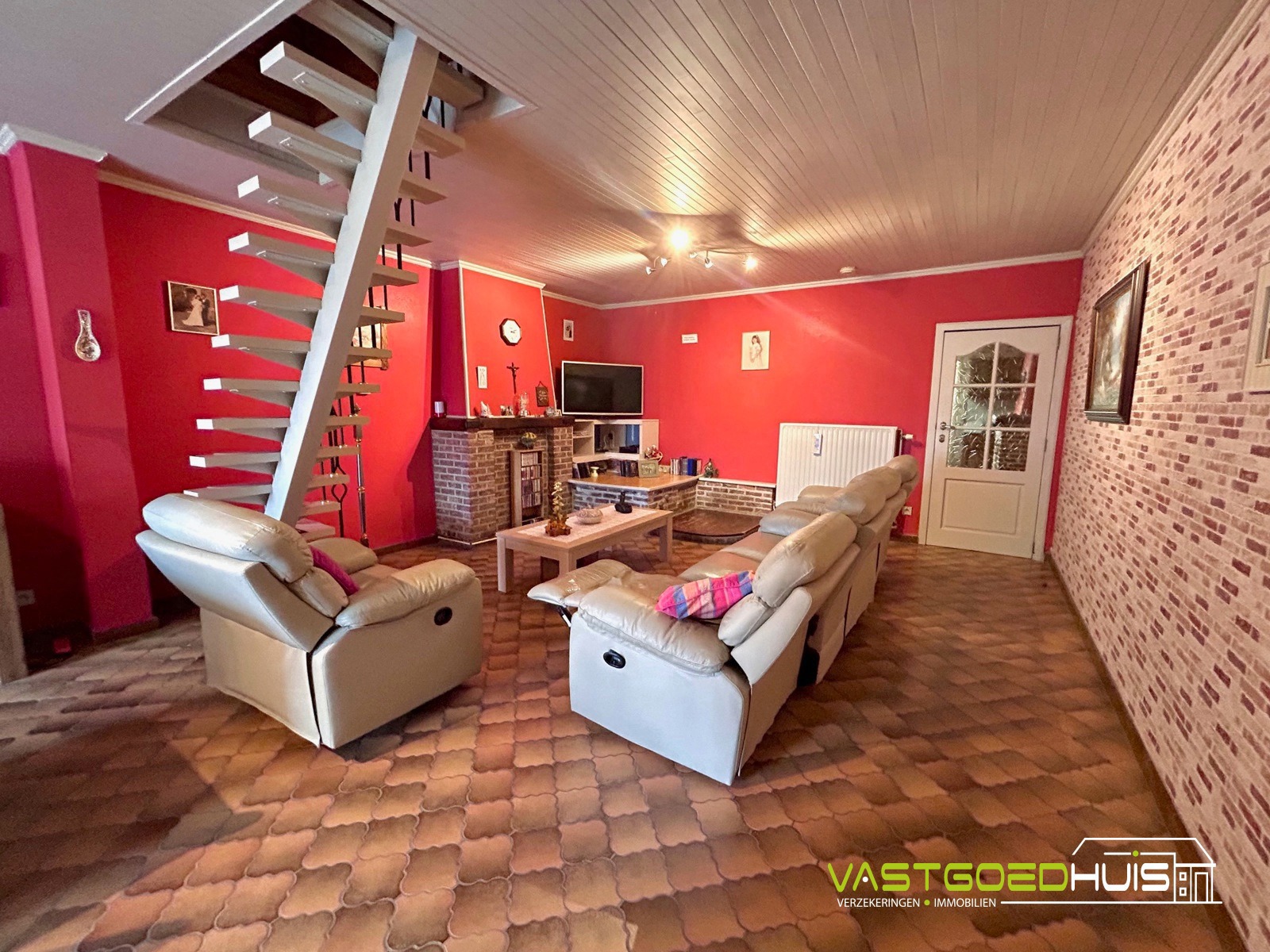 Ruime gezinswoning met garage en tuin - foto 5