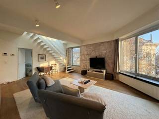 Op een absolute topligging in de Nationalestraat, vlak bij de Groenplaats, bevindt zich dit charmante en volledig gemeubelde...