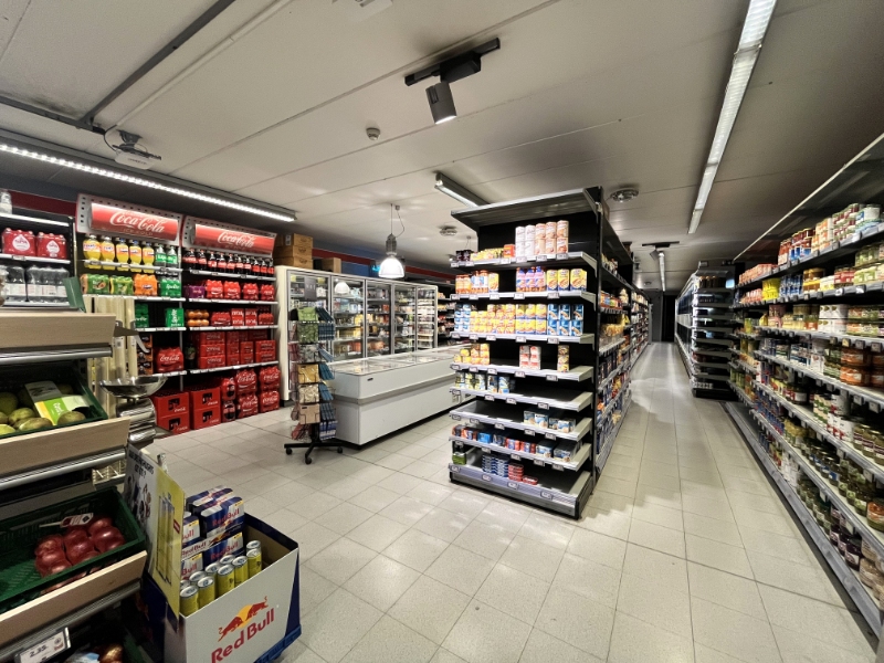 Ruim handelspand met magazijn, 120 zonnepanelen en batterijen - foto 5