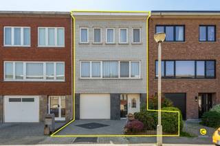  Ontdek deze goed onderhouden woning in het hart van Aartselaar, ideaal voor gezinnen die op zoek zijn naar comfort en ruimte. Deze charmante...