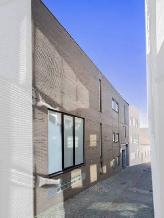 IMMEUBLE COMMERCIAL AVEC PENTHOUSE DUPLEX DE LUXE AU CŒUR DU CENTRE DE GERAARDSBERGEN À deux pas de la Grand-Place de Geraardsbergen, dans la...