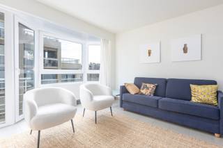 Stylish Apartment with Partial Sea View Near the City Center!<br /><br />This elegant and timelessly furnished apartment on the eighth floor is located in a quiet side street of the promenade, within walking distance of the vibrant city center. From the living room balcony, you can enjoy a beautiful partial sea view. The open kitchen is modern and fully equipped, including a dishwasher and combi-oven. The bathroom has a shower and washbasin, and the toilet is separate. Both bedrooms have their own balcony, perfect for enjoying the fresh sea air.
<ul>
<li>Immediately available</li>
<li>Furnished rental</li>
<li>Provision for fixed costs: €85 per month</li>
<li>EPC: 198 KWh/m² per year</li>
</ul>