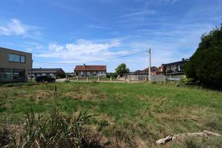 Te koop: Grond voor open bebouwing, gelegen in een groene en landelijke omgeving.Deze bouwgrond biedt een uitstekende kans om uw droomwoning te...