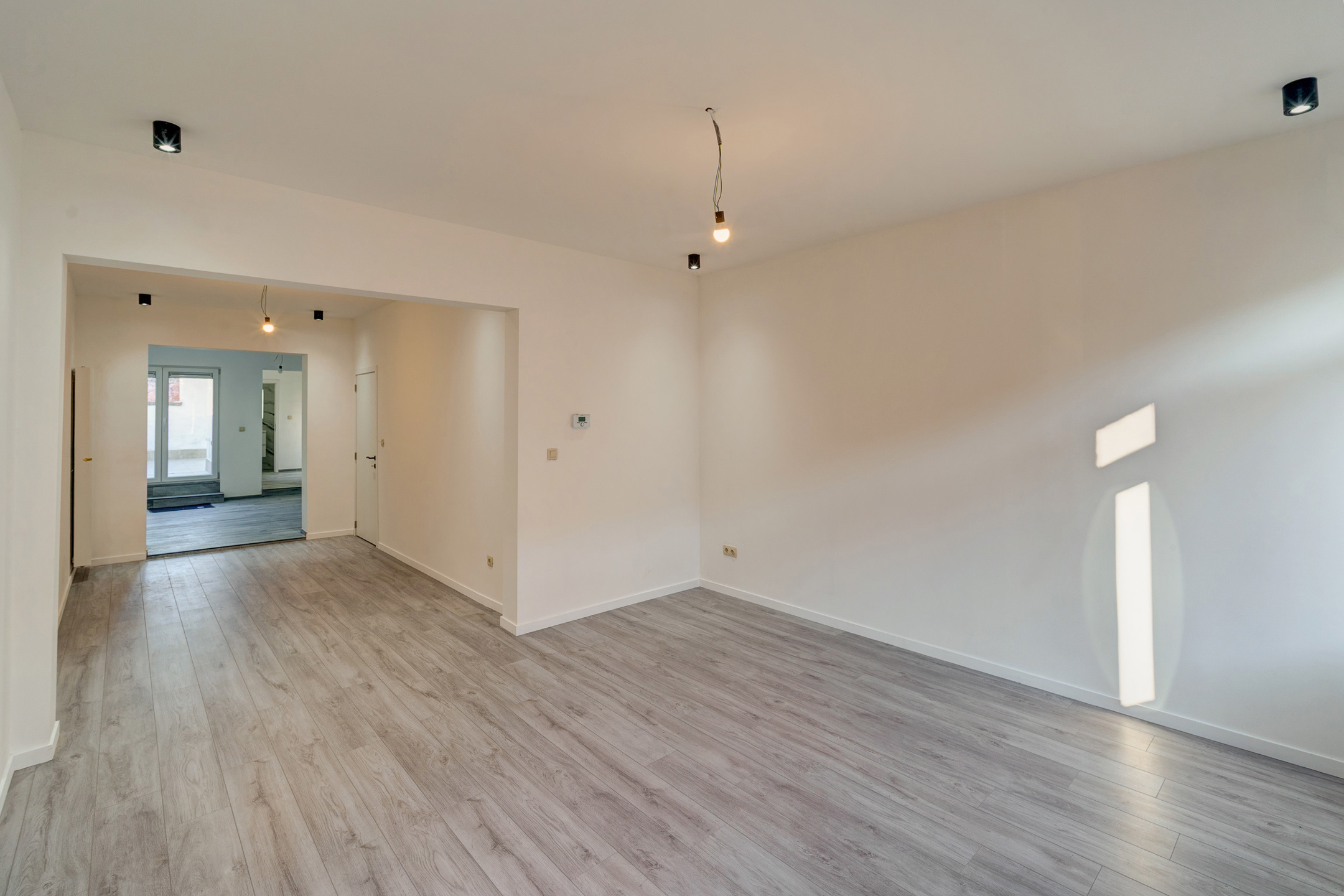 Ruime stadswoning met terras, garage en 4 SLPK in Mechelen - foto 3