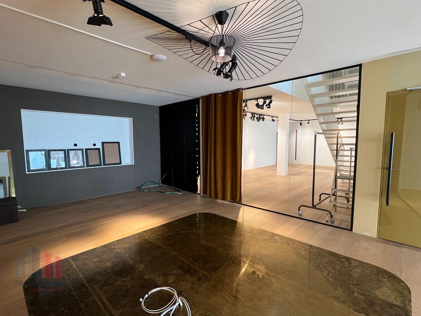 Salles polyvalentes/bureaux de 364 à 967 m² à proximité de l'autoroute E40. - photo 5