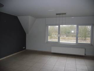 Op de 'Brugsevaart', nabij heel wat winkels en faciliteiten, alsook aan diverse verbindingswegen hebben we dit mooi appartement te huur.Het is...