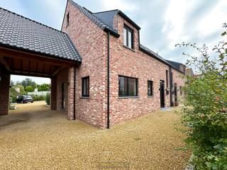 PITTORESK GELEGEN NIEUWBOUWWONING met LUXUEUZE UITSTRALING en een gezellige tuin, die deel uitmaakt vaan een PRACHTIGE WOONSITE in de...