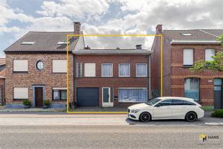 Op te frissen woning (195m²) met 4 slaapkamers, garage en tuin (400 m²) in Kalmthout. Hier woon je nabij de dorpskern en profiteer je van een vlotte...