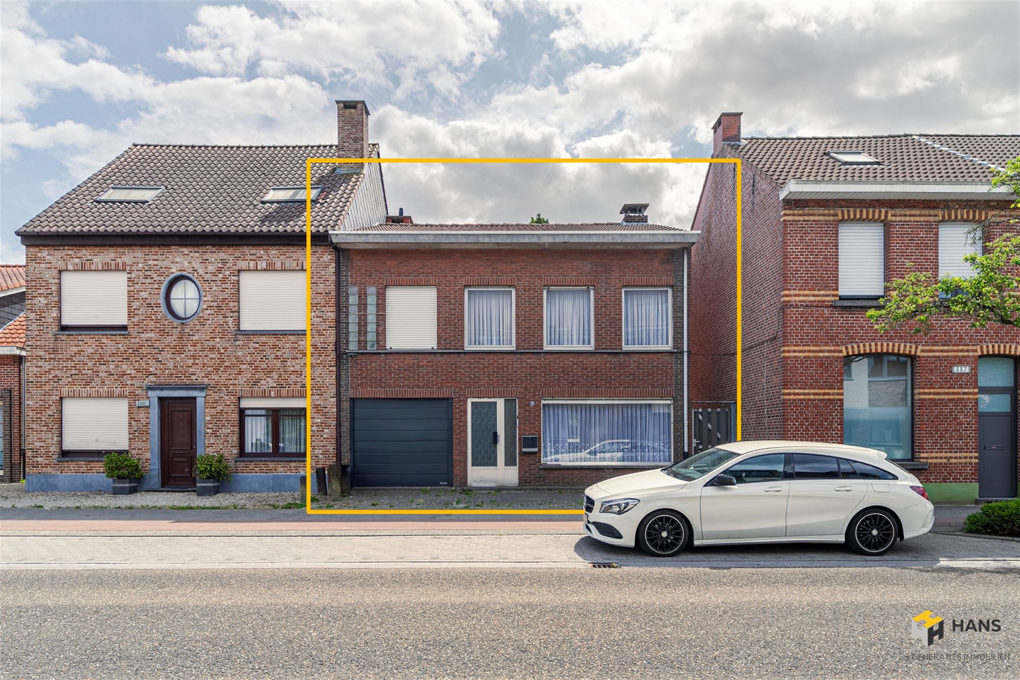 Op te frissen woning (185m²) met 4 slpkrs, tuin en garage. - foto 1