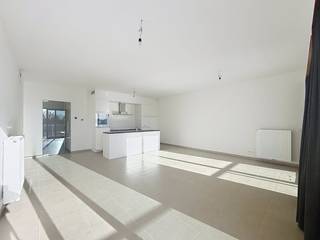 Cet appartement confortable et lumineux situé sur la Boekenplein à Waregem recherche de nouveaux résidents. L'appartement dispose de 2 chambres...