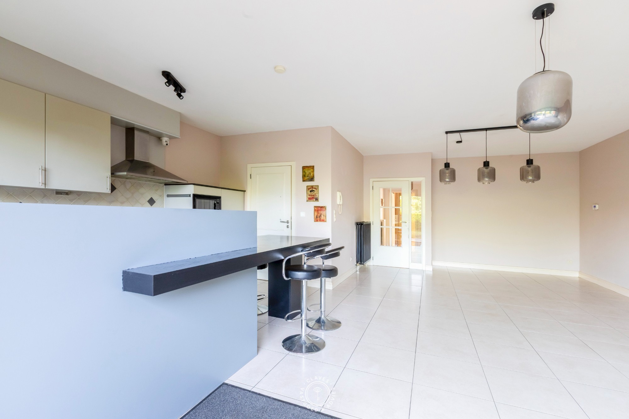 Gelijkvloers appartement met ruim terras en tuintje op een gesloten en groene residentie. - foto 4