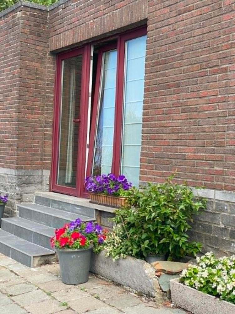 Charmante 3-gevelwoning met 2 slaapkamers, ruime zolder en tal van mogelijkheden - foto 4