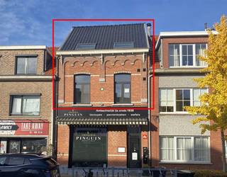 Duplex appartement in het centrum van 's-Gravenwezel Stijlvol vernieuwd duplex appartement op een absolute toplocatie in het centrum, boven de...