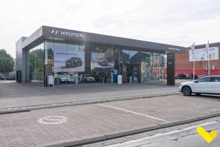 Commercial à louer à Mol