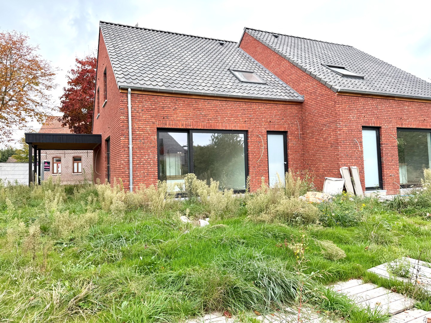 Halfopen lichtrijke nieuwbouwwoning met ruime tuin en carport op 452 m² - photo 3