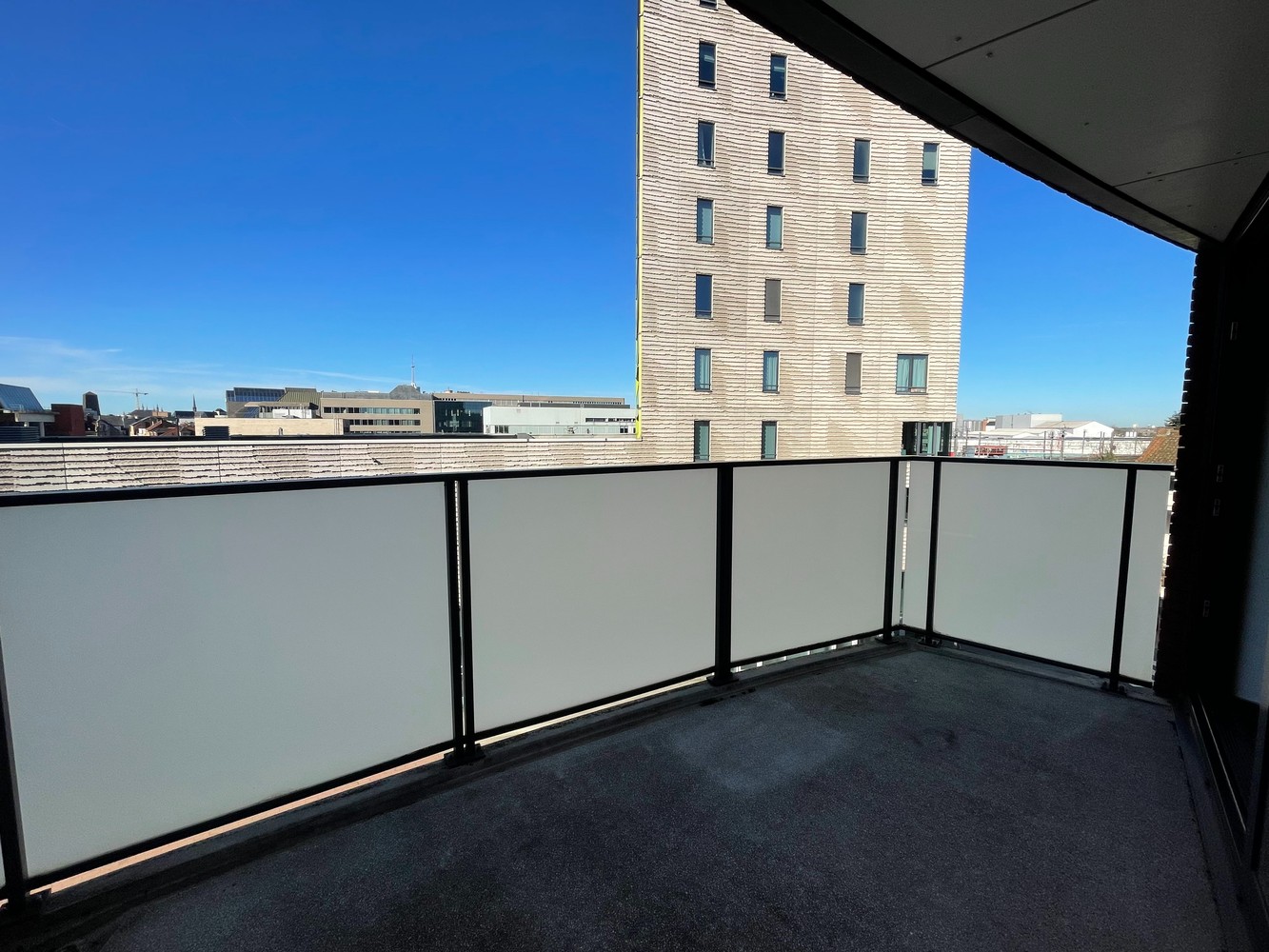 Welgelegen appartement met twee slaapkamers en autostaanplaats - foto 5