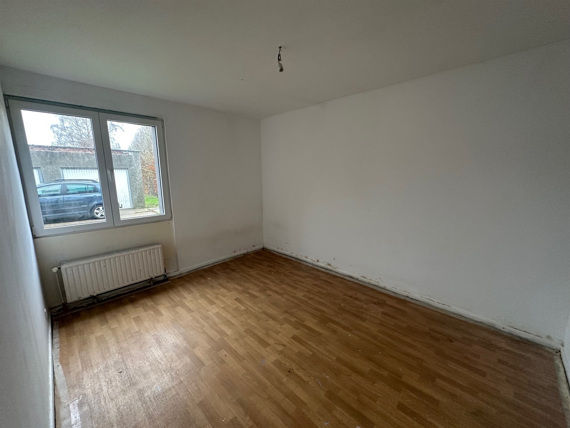 Gelijkvloers appartement met 2 slaapkamers - foto 3