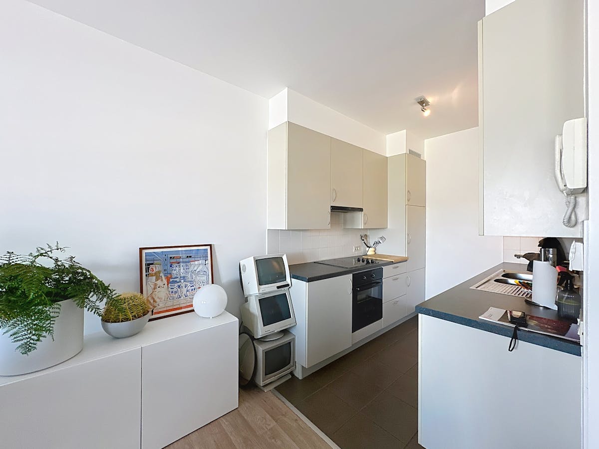 Appartement met 2 slaapkamers en terras te huur in Sint-Kruis - foto 4