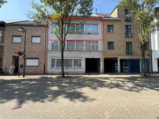 INDIEN U EEN BEZOEK WENST IN TE PLANNEN GELIEVE EEN BEZOEK AAN TE VRAGEN VIA WWW.HILLEWAERE.BE VIA DE RODE KNOP.Gerenoveerd appartement van 105 m²...