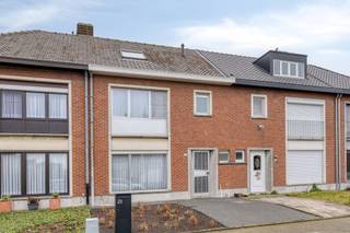Rustig gelegen gezinswoning met 4 slaapkamers in het centrum van PuursDeze aangename woning combineert een rustige ligging met een uitstekende...