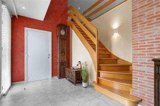 Woning omringd door oase van groen te Boezinge. Ontdek deze prachtige woning te Boezinge, ideaal gelegen te midden van een idyllisch van rust en...
