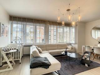 Appartement lumineux de 2 chambres dans le quartier fleuri de Schaerbeek.Cet appartement est situé au 1er étage d'un petit immeuble (seulement 3...