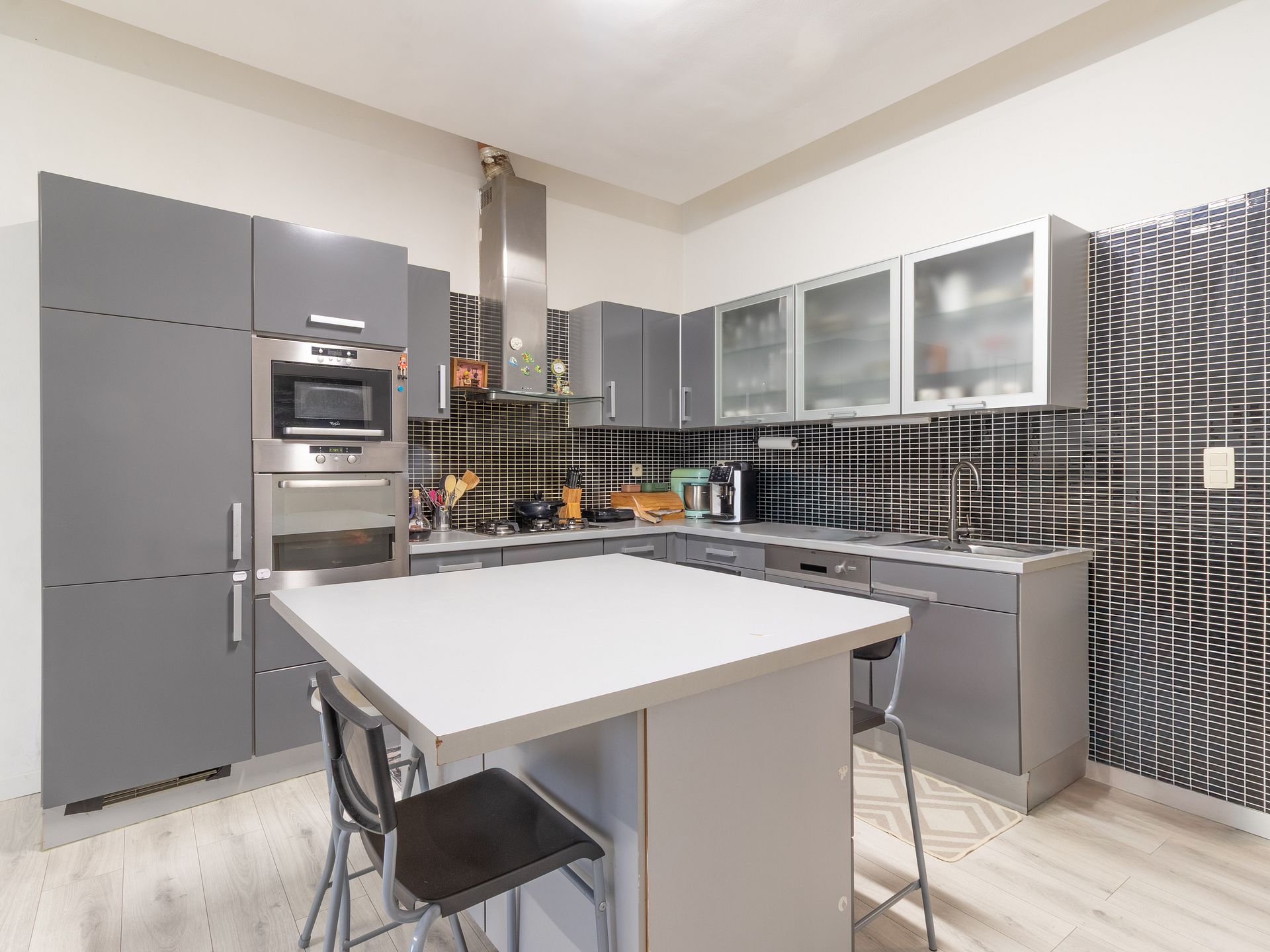 Opbrengsteigendom met zes appartementen in Hoboken - foto 4