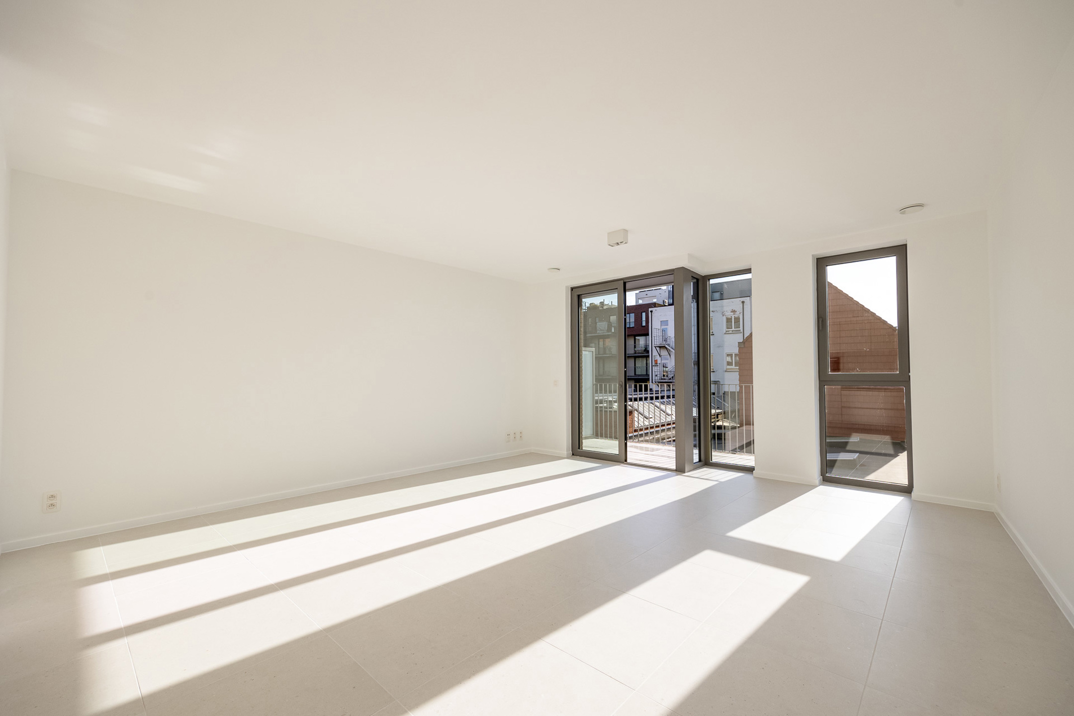 Modern en lichtrijk nieuwbouwappartement op toplocatie - foto 3