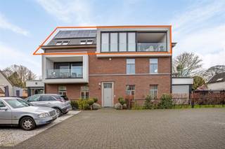 Kwalitatief en ruim appartement in een kleinschalige en statige residentie. Dit appartement omvat de volledige tweede verdieping van dit gebouw en...