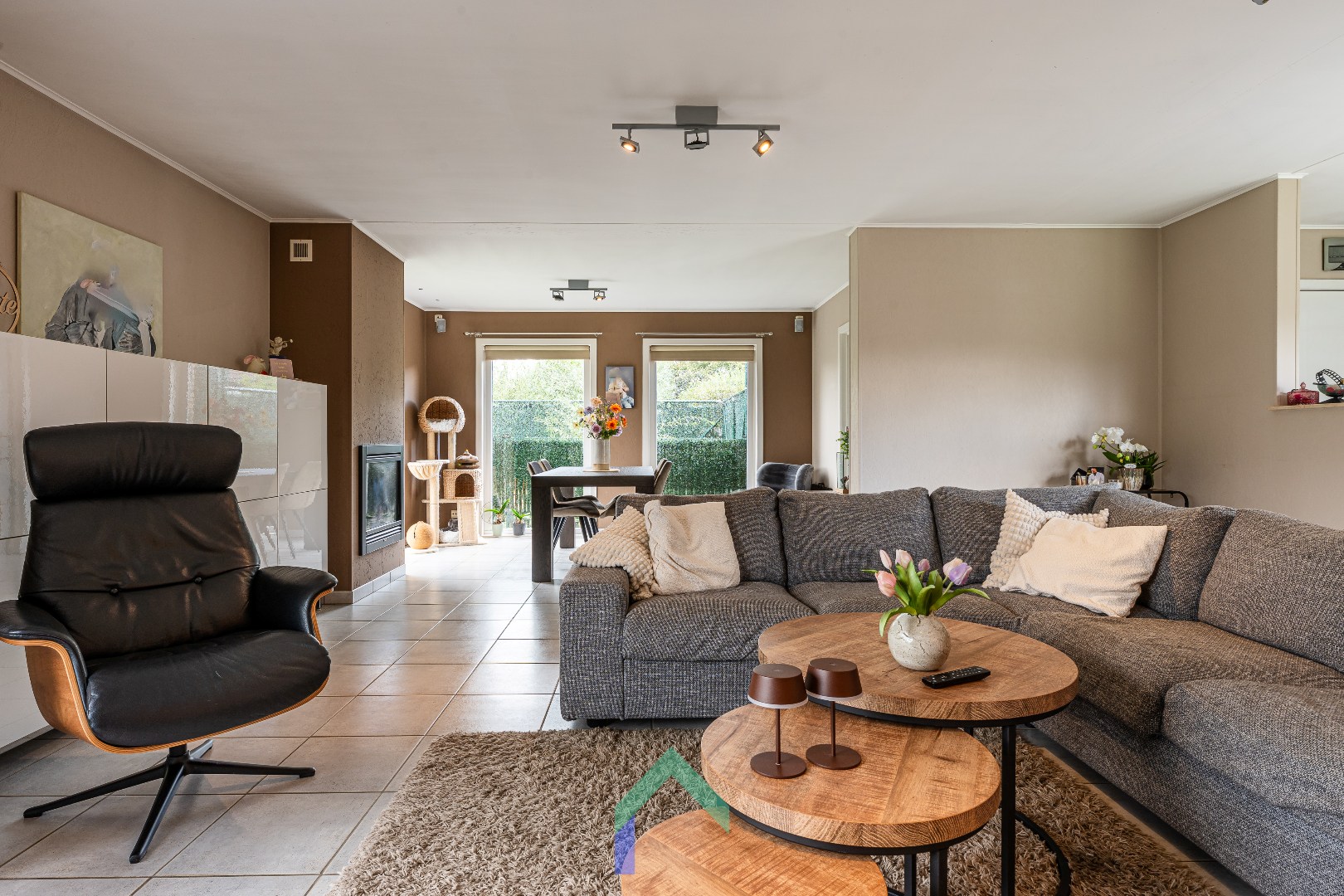 Vrijstaande woning met grote tuin in een rustige buurt te Ooigem - foto 4