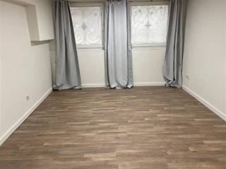 ANVERS ZUID - Moonsstraat 17 : Bel atelier/stockage situé dans un quartier branché près du Troonplaats et du Musée des Beaux-Arts. Cet...