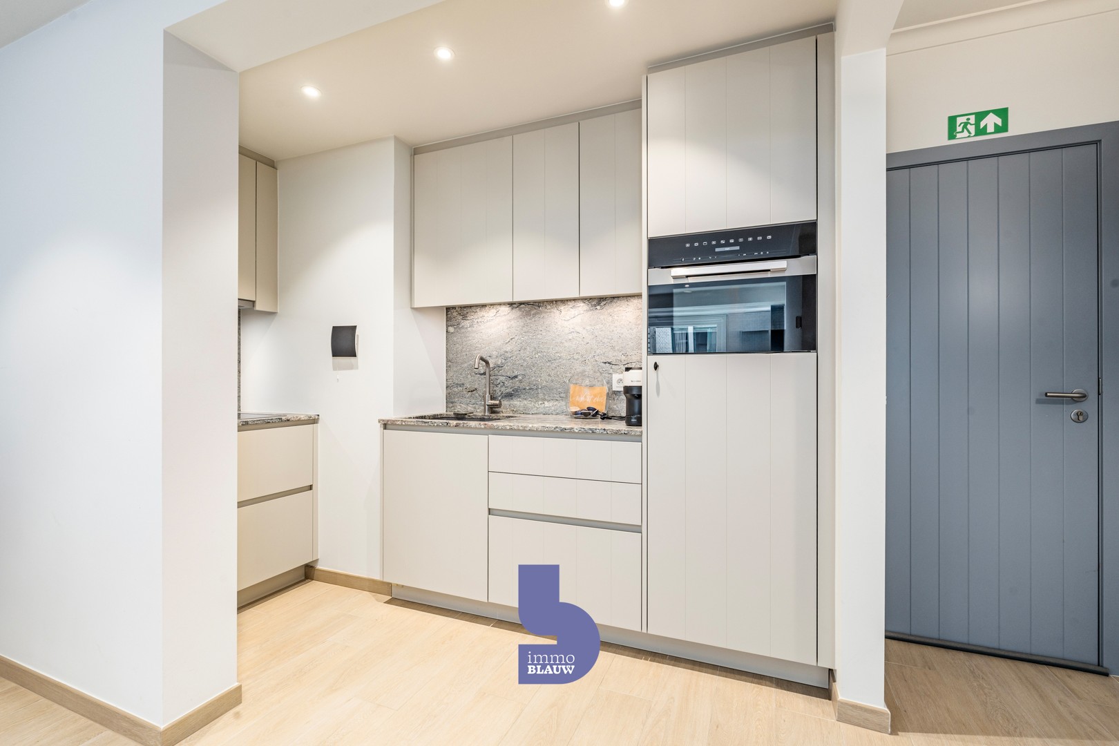 Kwalitatief gerenoveerd appartement op enkele passen van het strand - photo 5