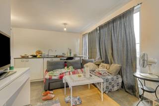 Charmante en praktische studio te koop in Anderlecht!Welkom in deze gezellige studio aan de Birminghamstraat 234 in Anderlecht, gelegen op de...