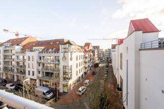 Découvrez ce charmant appartement en duplex bénéficiant d'un emplacement privilégié, à quelques pas des restaurants et des rues commerçantes.Situé au...