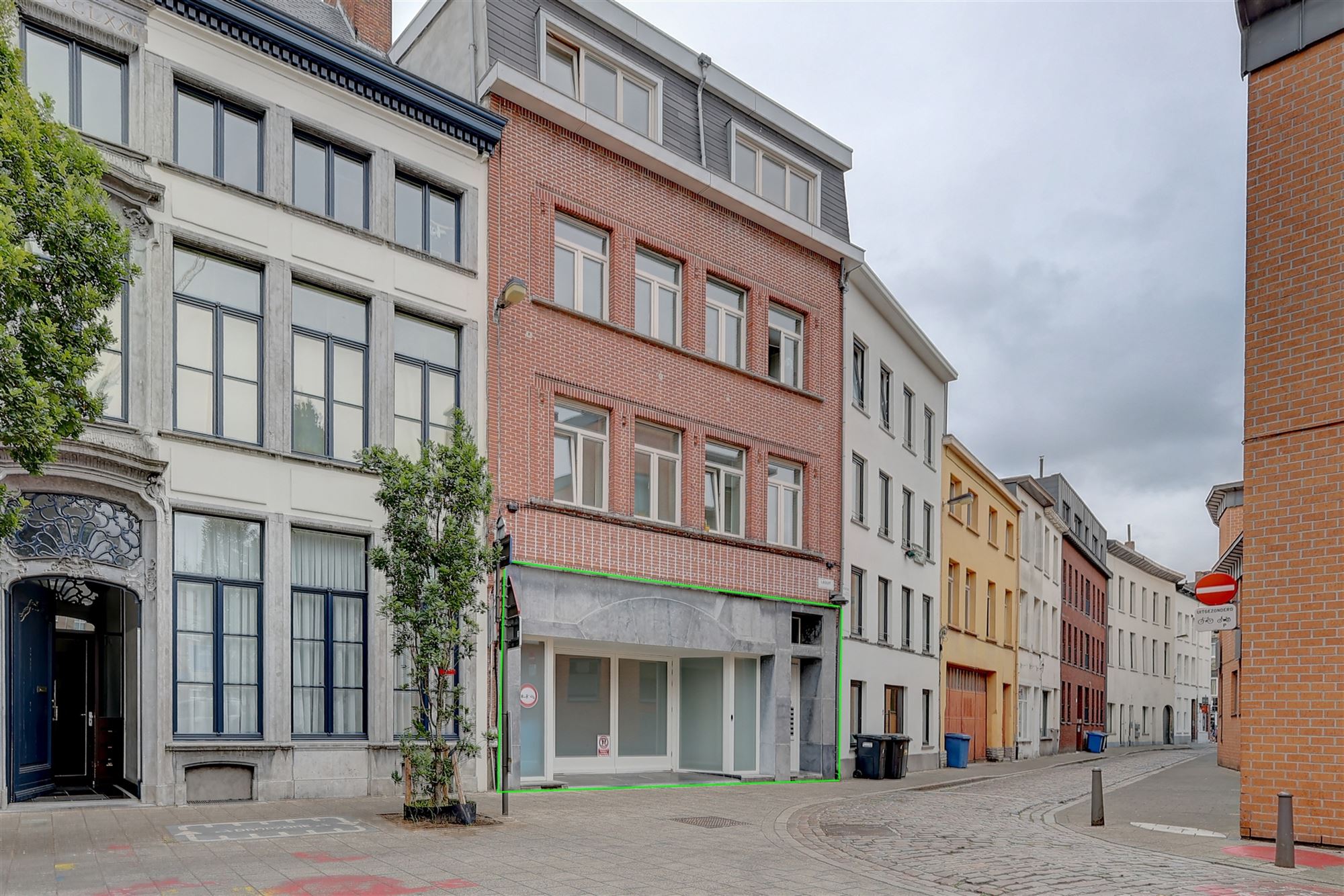 Ruim handelsgelijkvloers in centrum Antwerpen - foto 1
