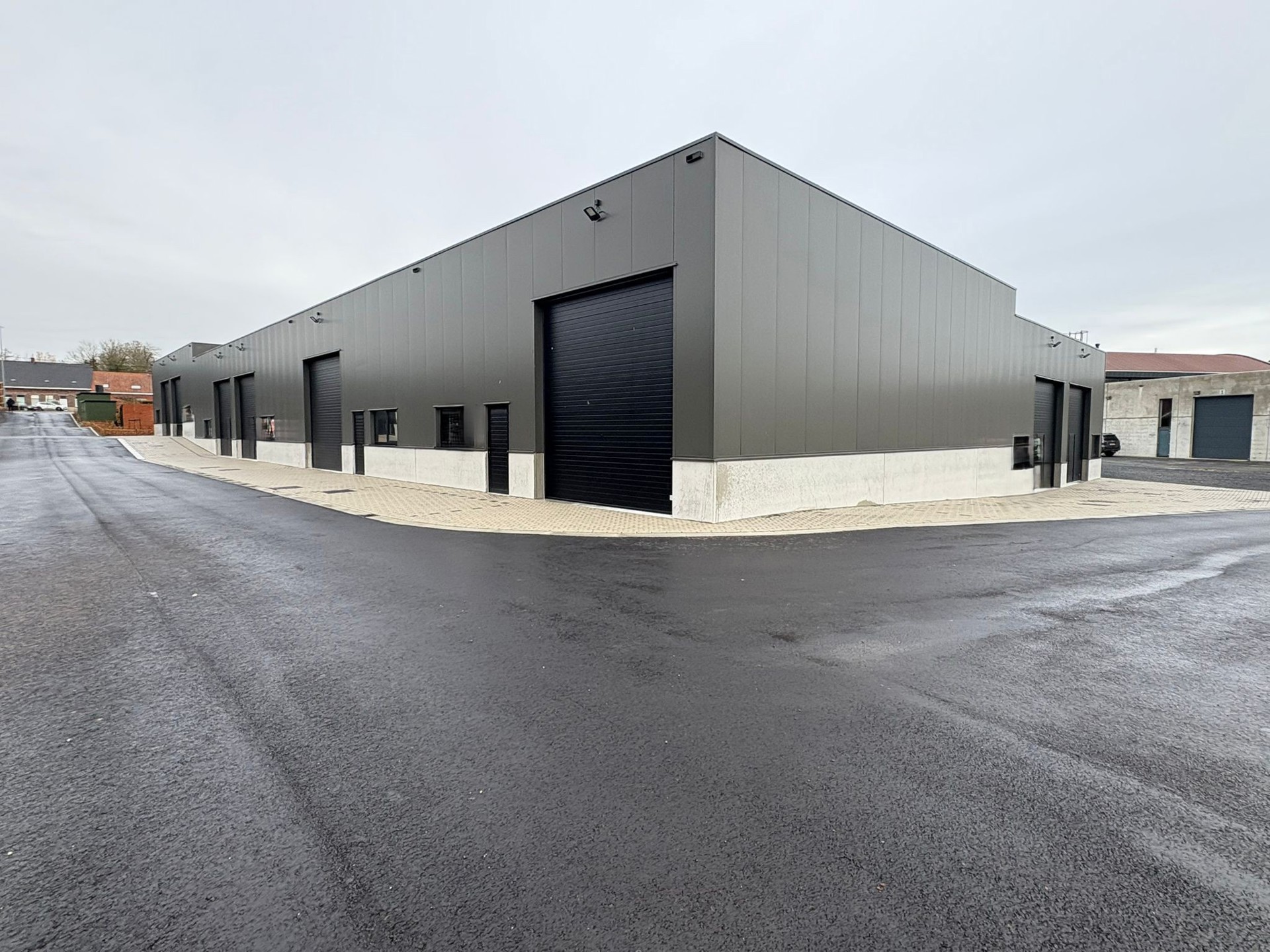 MG Park Arsela – Nieuwbouw KMO-unit met schowroom unit 1 (420 m²) - foto 1