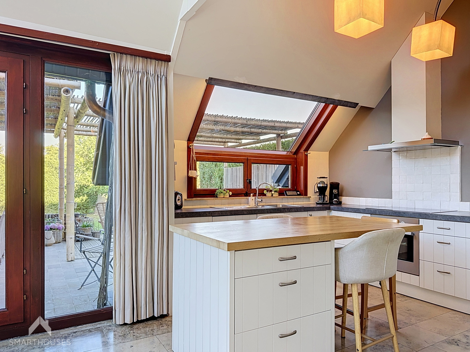 Unieke vrijstaande woning met 4 slpkrs, bijhuis en tuin - foto 4