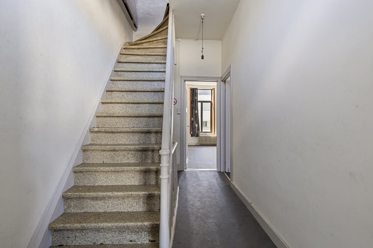 Spacious townhouse for sale with warehouse (206m²) in Ghent - photo 3