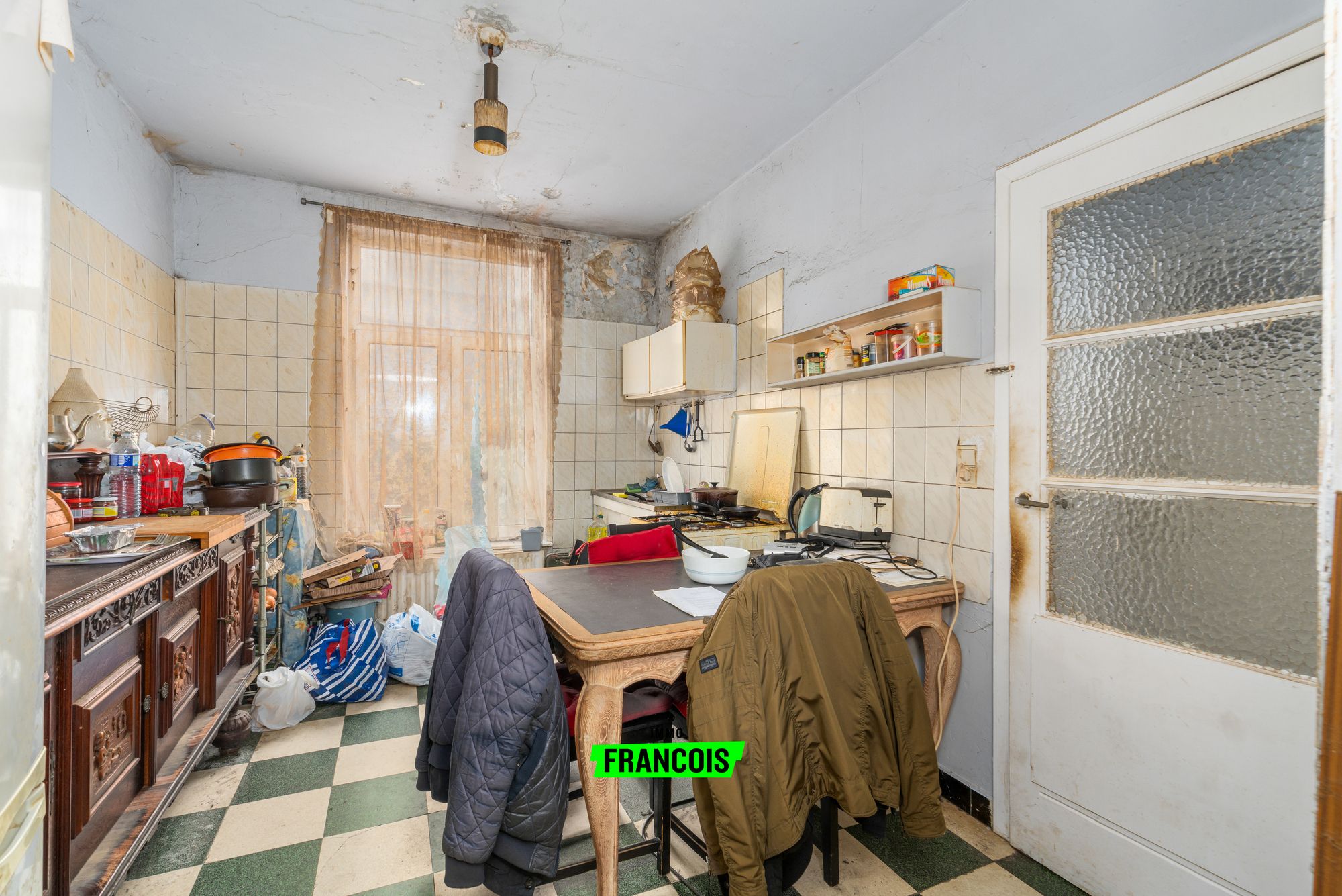 Te renoveren gezinswoning met 4 slaapkamers te Sint-Joost-ten-Node - foto 5