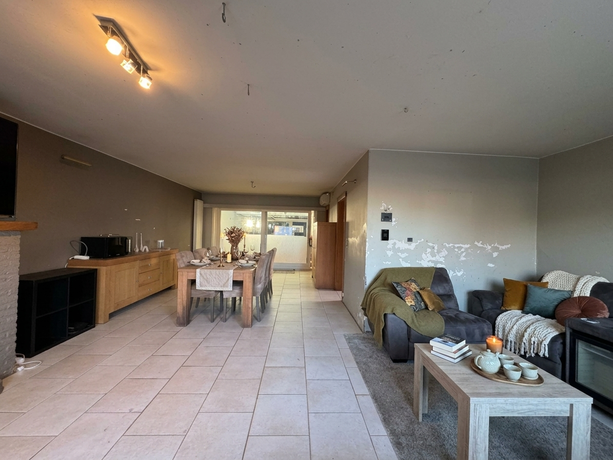Unieke opportuniteit in Melsele: Karaktervolle woning met ruim magazijn/atelier (286 m²) op een perceel van 859 m² - foto 5
