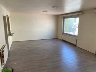 Instapklaar appartement op de 1ste verdieping met autostaanplaats, ideaal gelegen in het centrum van Zaventem.Ideaal als startersappartement of...