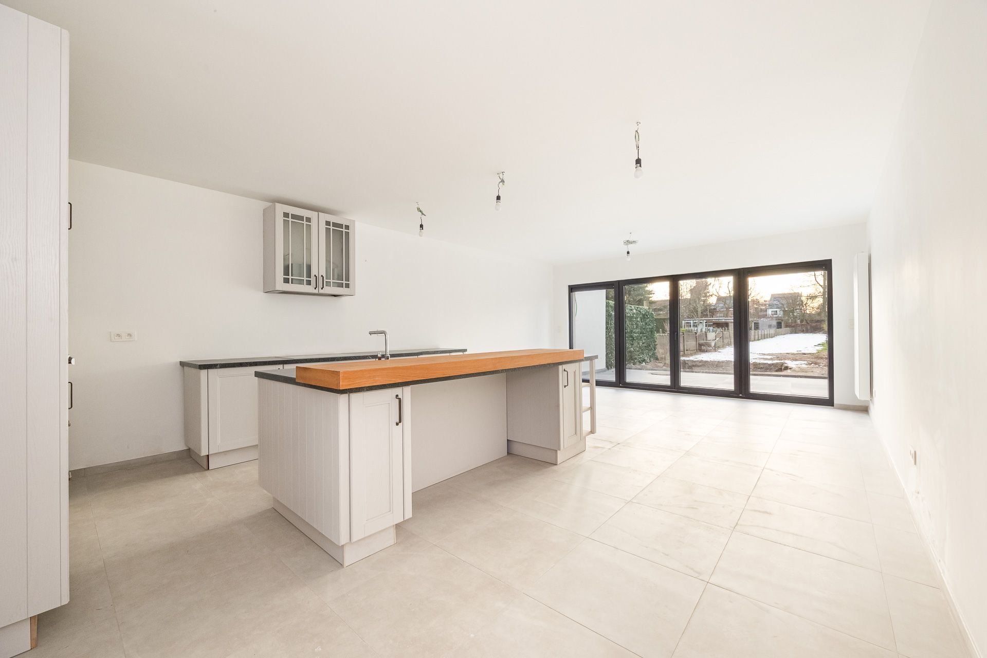 Gerenoveerde woning met ruime tuin. - foto 1