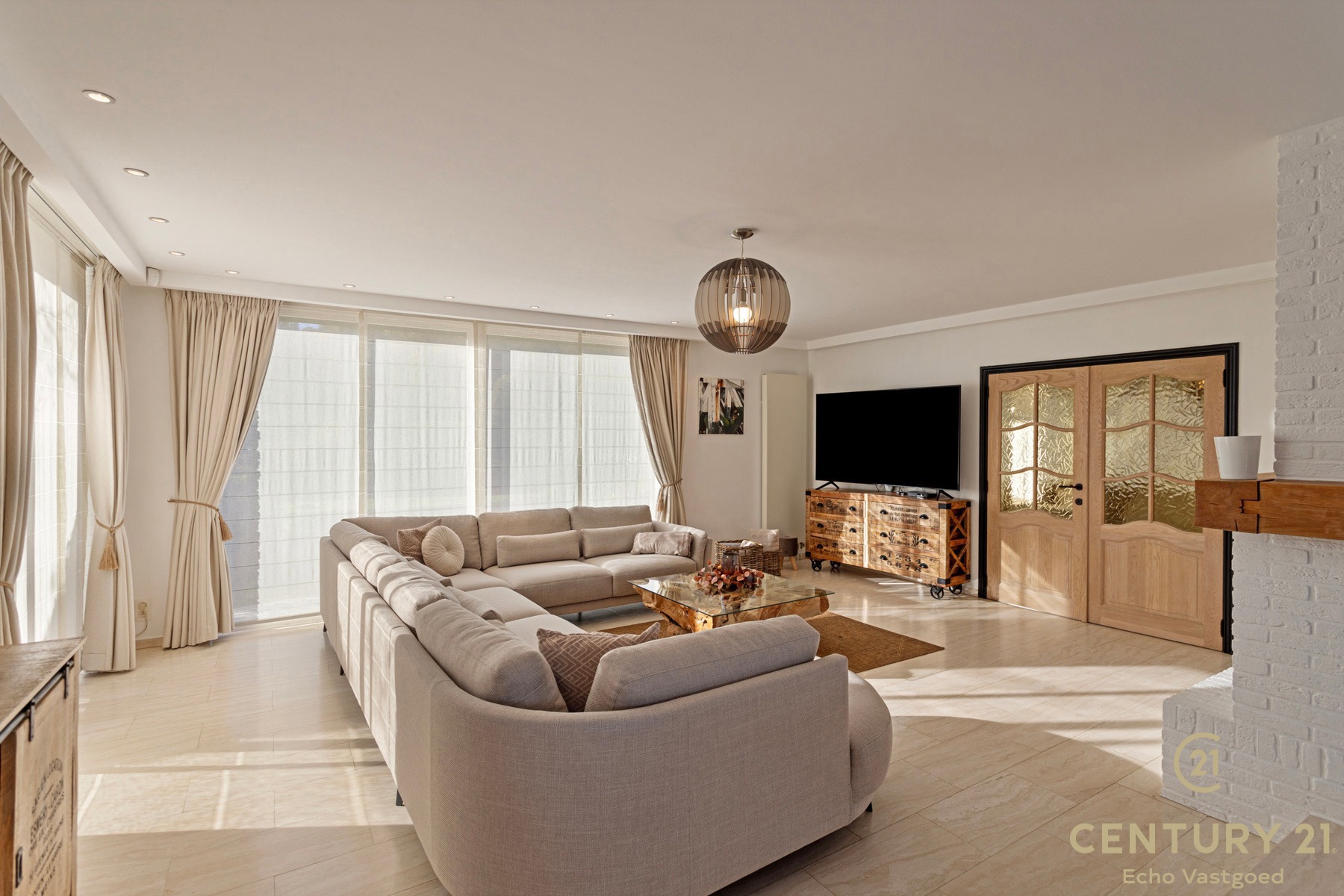 Ruime, gerenoveerde villa met fraaie tuin op ca 2420m² - foto 5