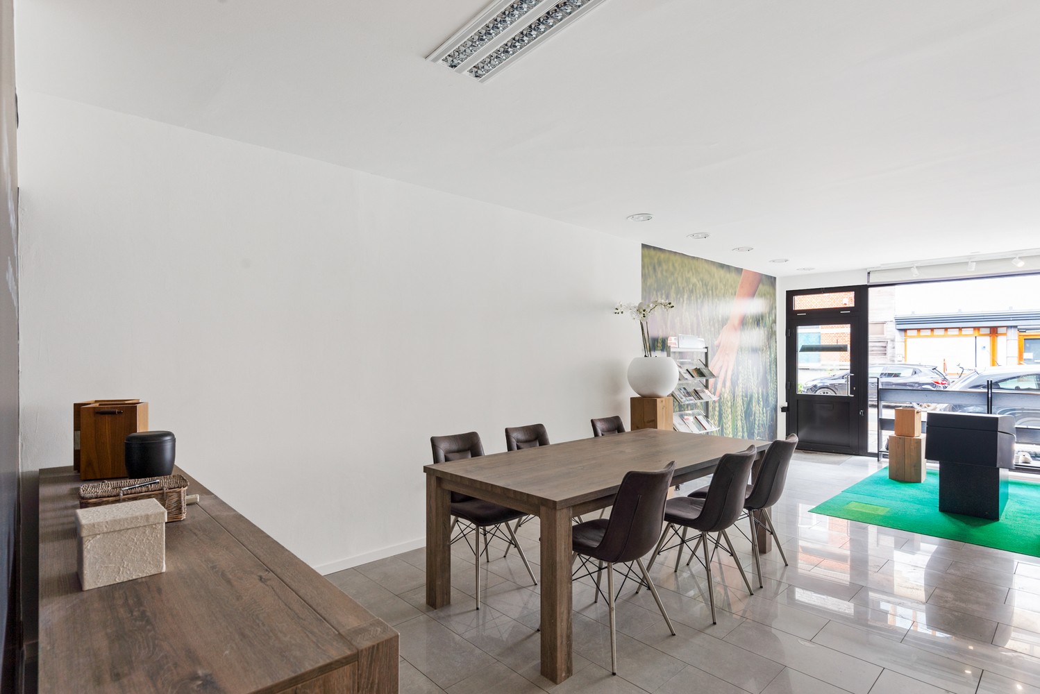 Handelshuis met 2 handelsruimtes en appartement in het hart van Wommelgem. - foto 4